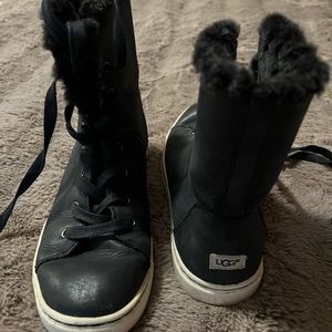 Uggs sneaker type fur lined shoe